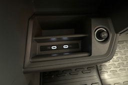 sininen Volkswagen Crafter 2022 kuva 28.