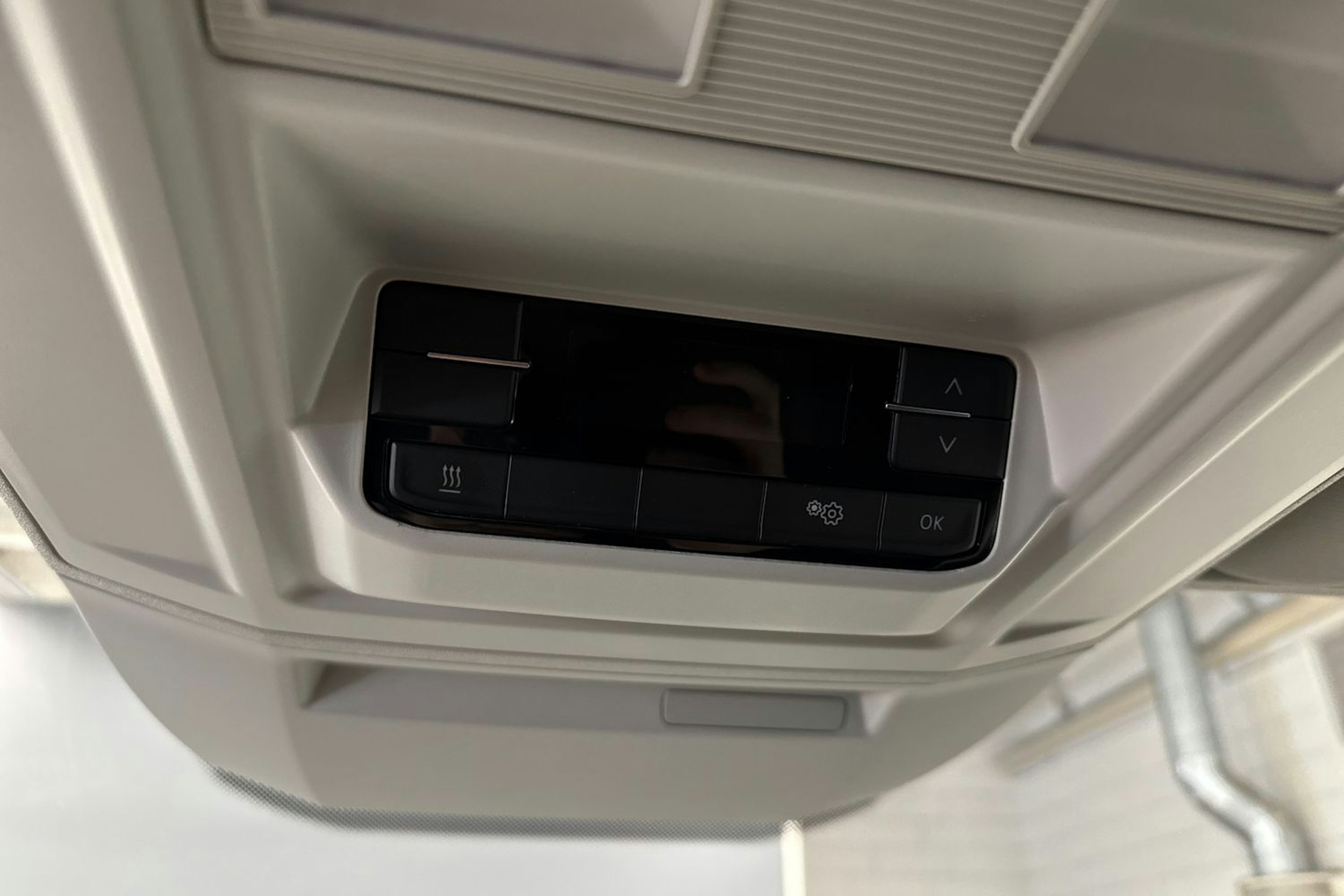 Valkoinen Volkswagen CRAFTER 2022 kuva 18.