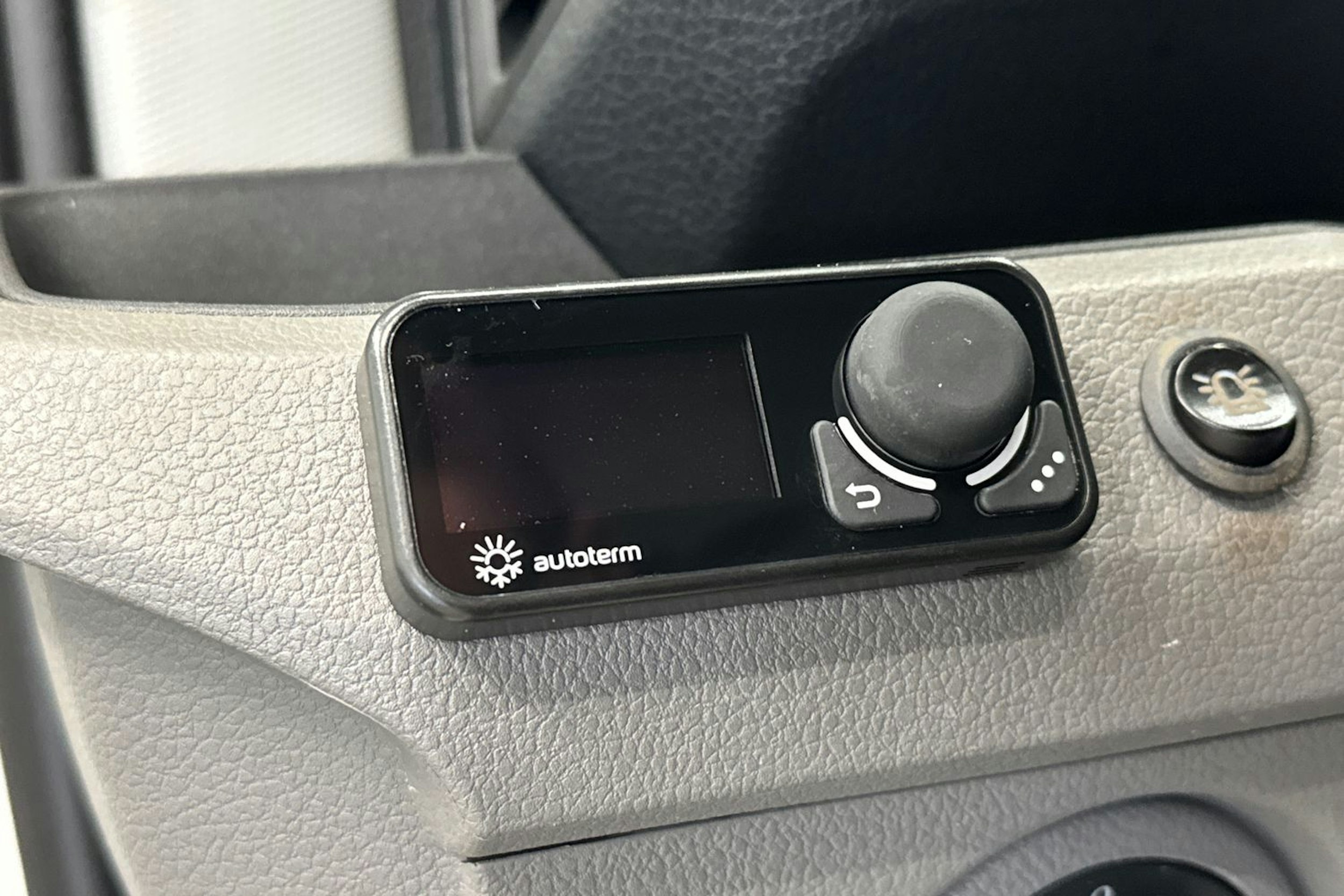 Valkoinen Volkswagen CRAFTER 2022 kuva 19.