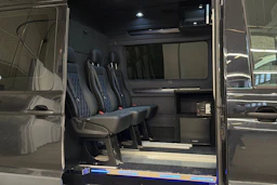 musta Volkswagen Crafter 2022 kuva 2.