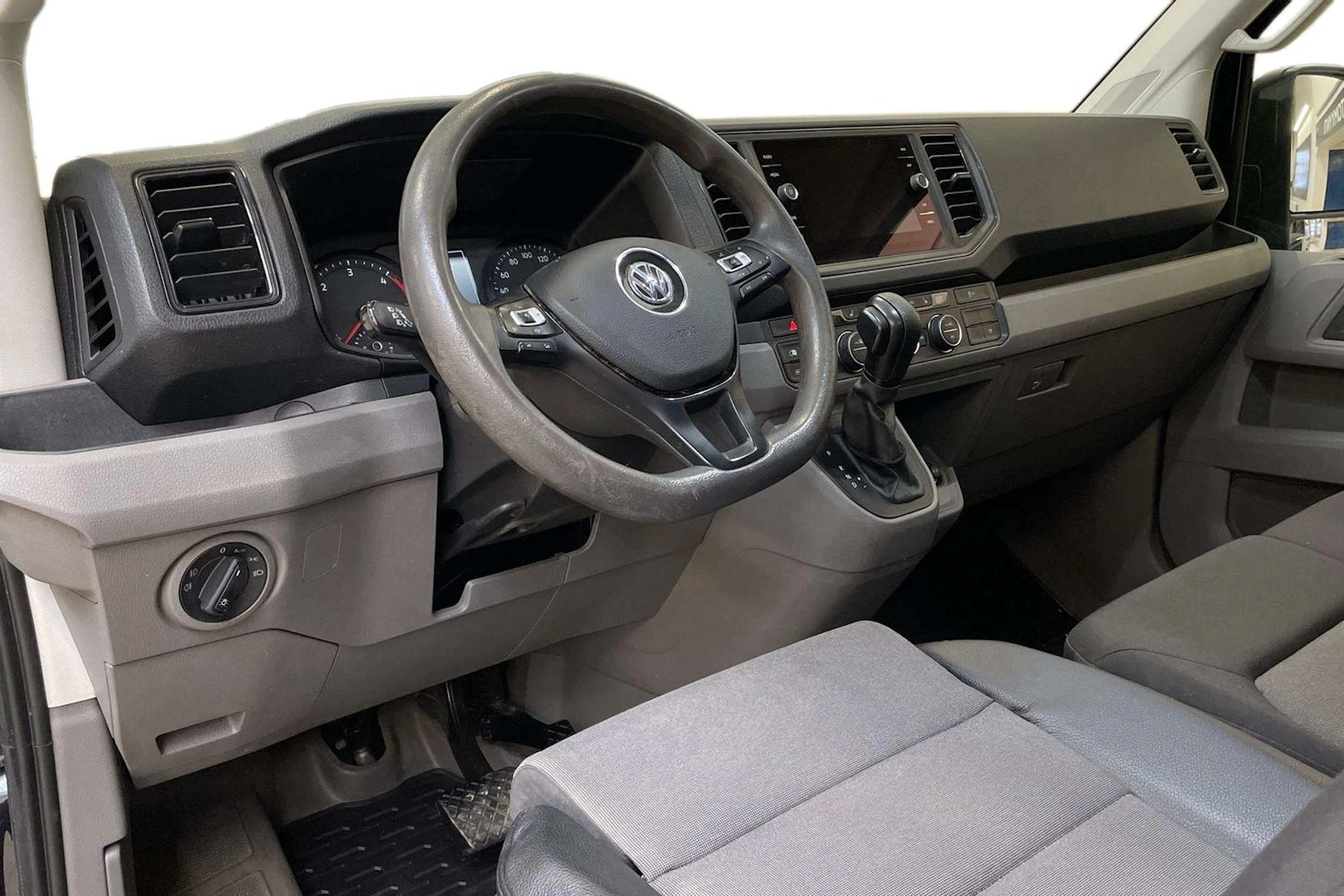 musta Volkswagen Crafter 2022 kuva 8.