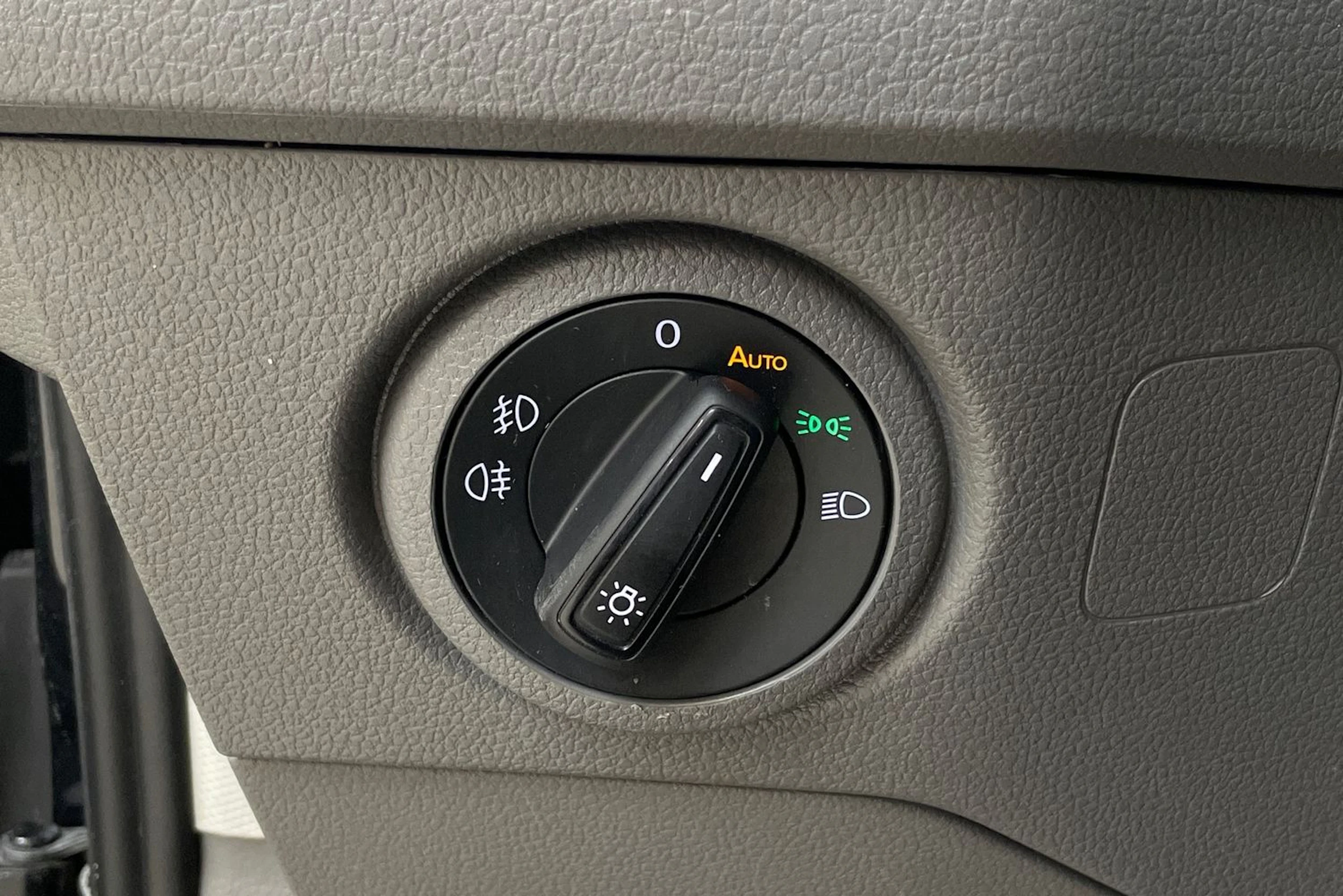 musta Volkswagen Crafter 2022 kuva 18.