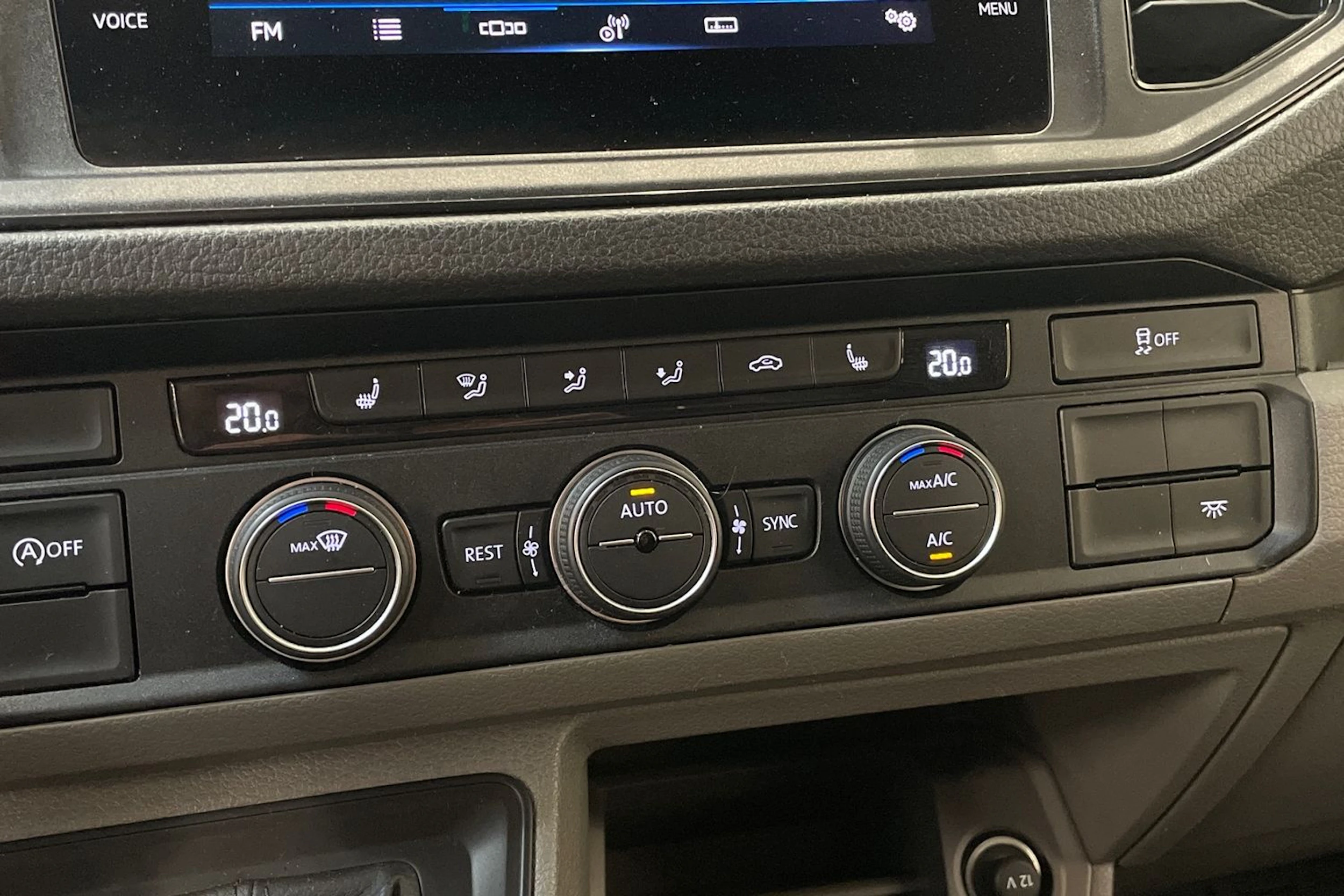 musta Volkswagen Crafter 2022 kuva 24.