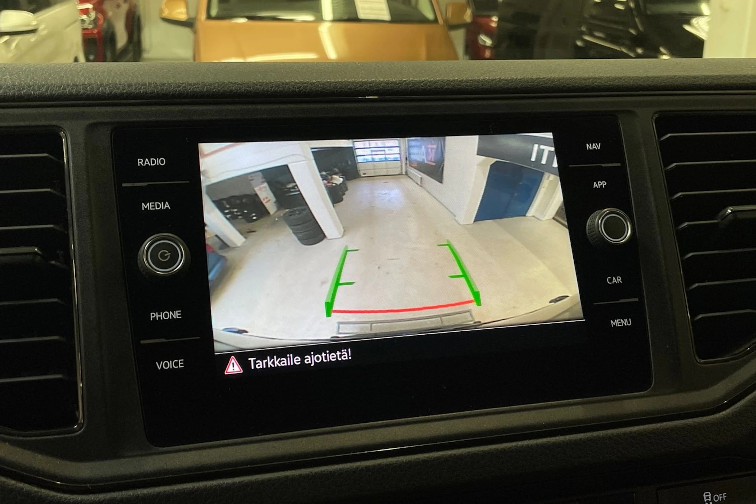 musta Volkswagen Crafter 2022 kuva 25.