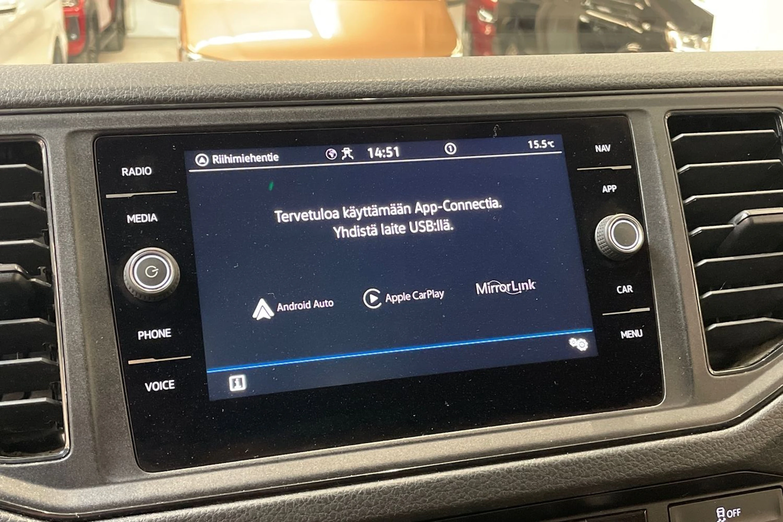 musta Volkswagen Crafter 2022 kuva 27.