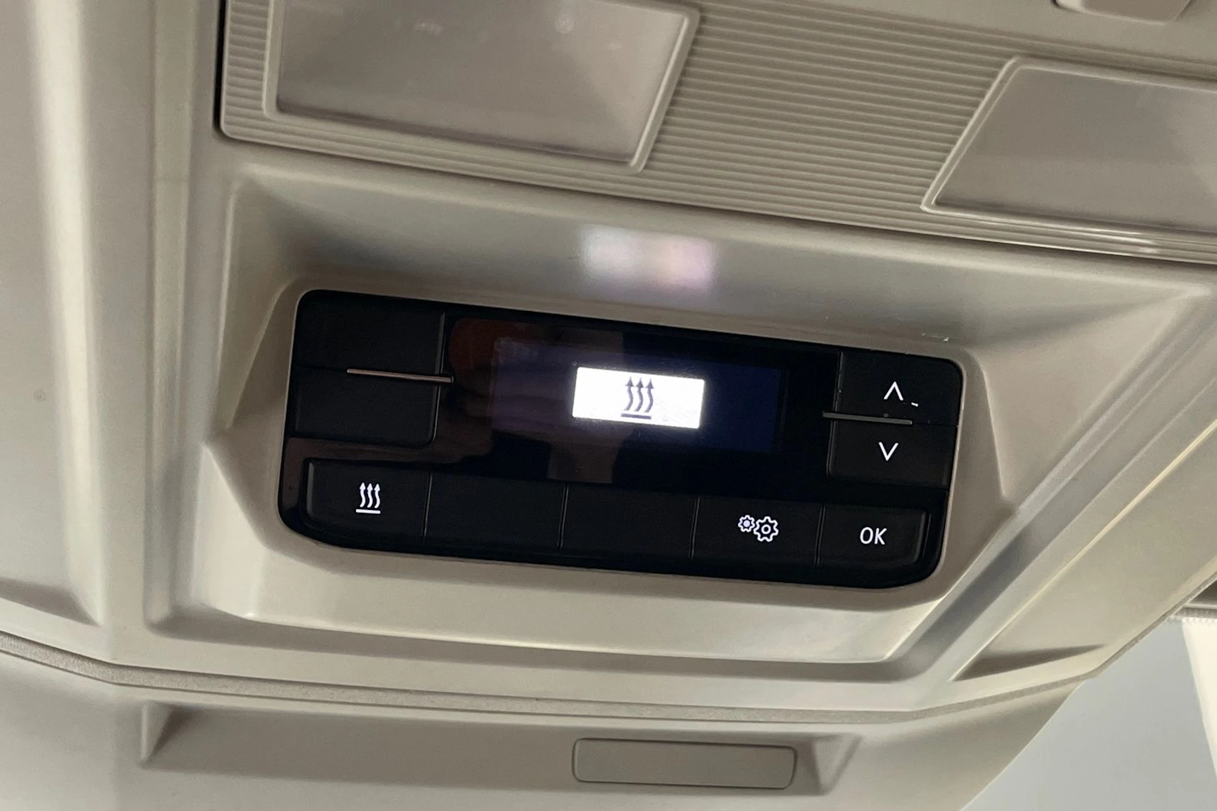 musta Volkswagen Crafter 2022 kuva 30.