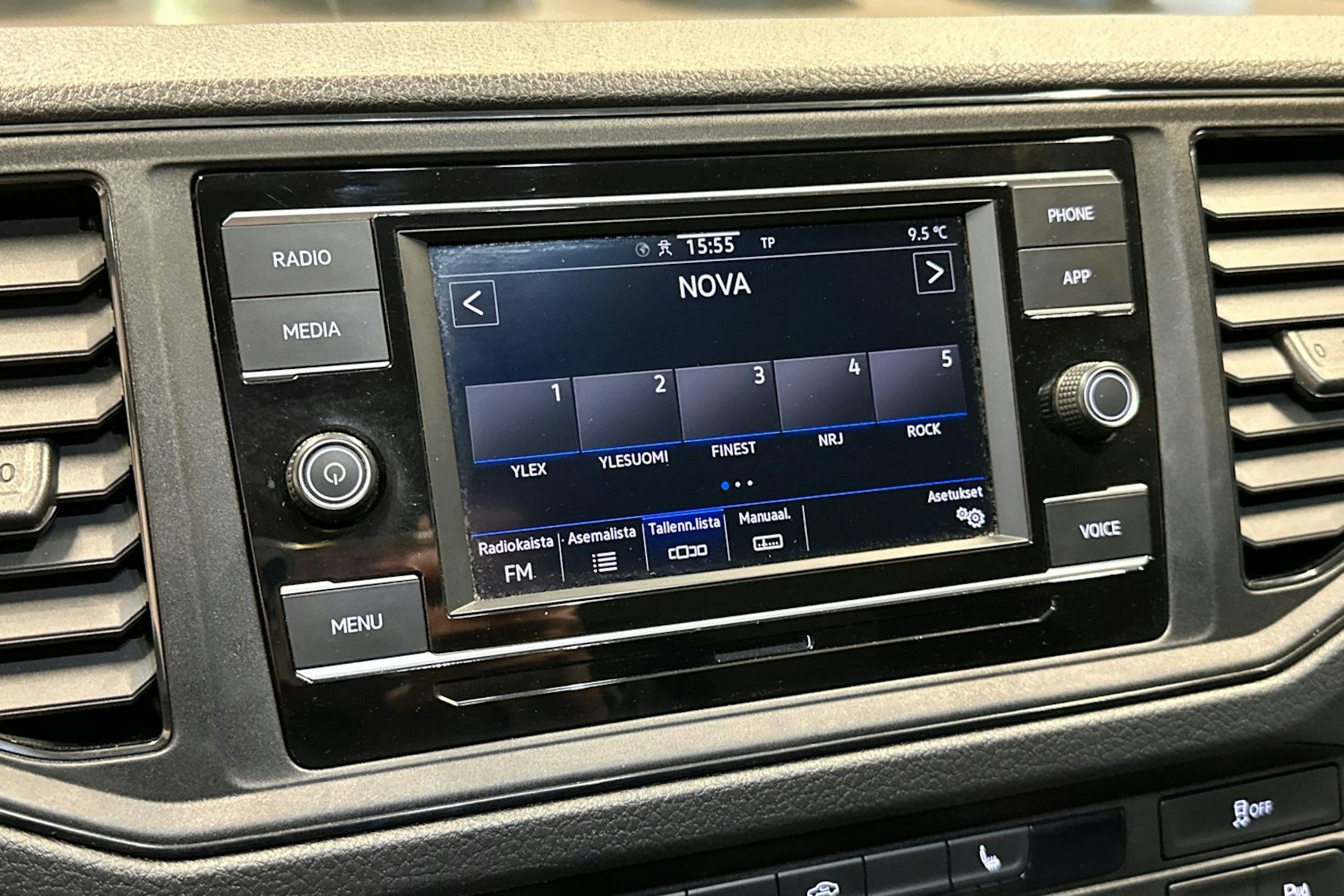 Valkoinen Volkswagen CRAFTER 2022 kuva 17.