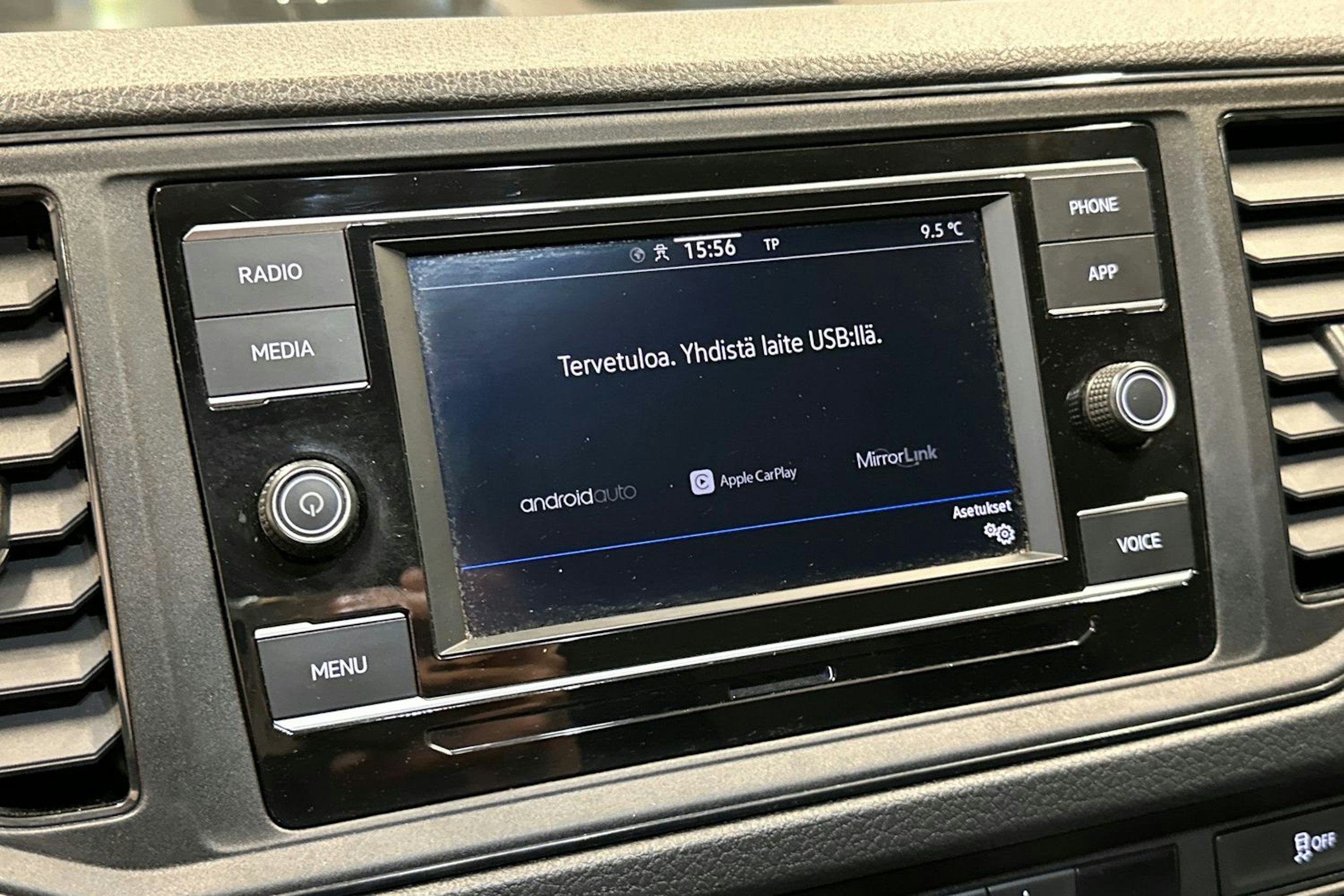 Valkoinen Volkswagen CRAFTER 2022 kuva 18.