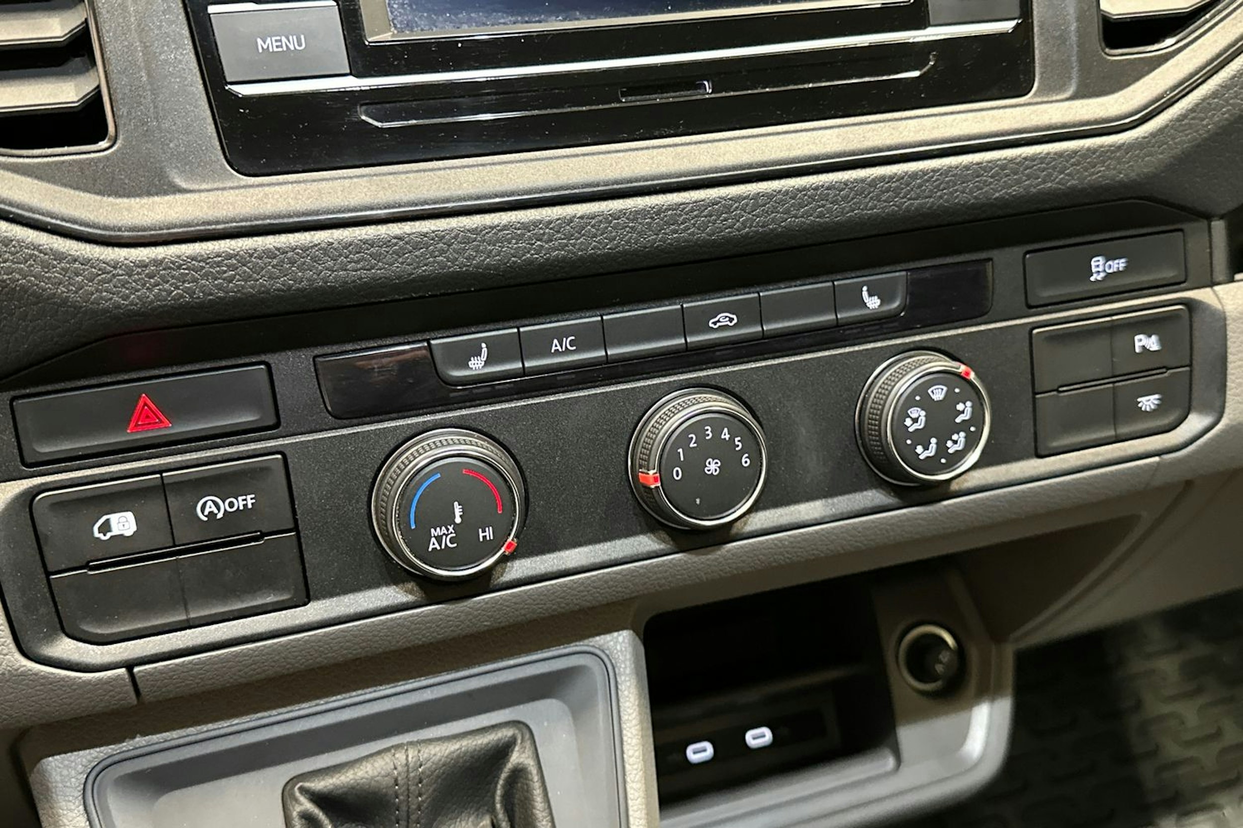 Valkoinen Volkswagen CRAFTER 2022 kuva 20.