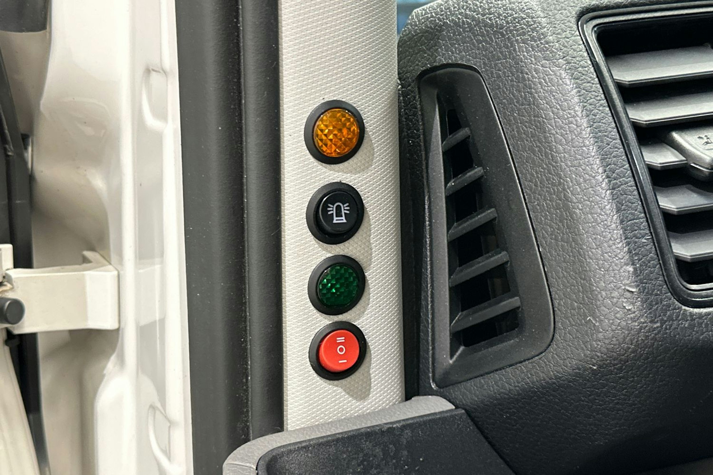 Valkoinen Volkswagen CRAFTER 2022 kuva 22.