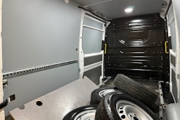 Valkoinen Volkswagen CRAFTER 2022 kuva 29.