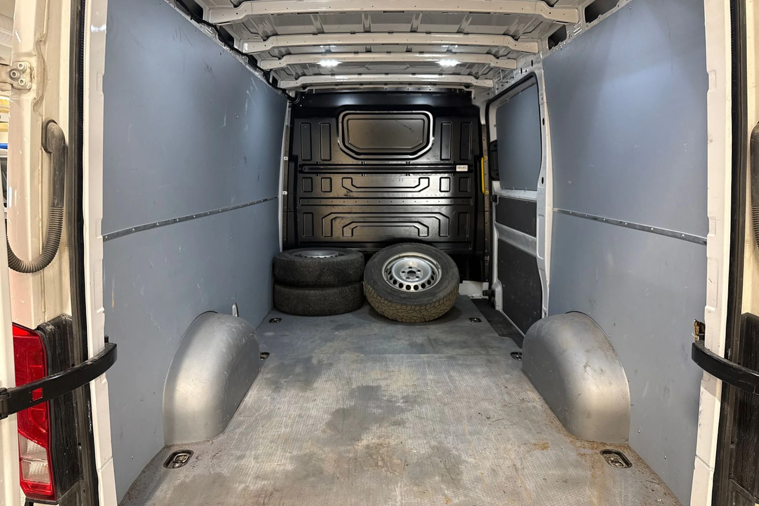 valkoinen Volkswagen Crafter 2022 kuva 5.