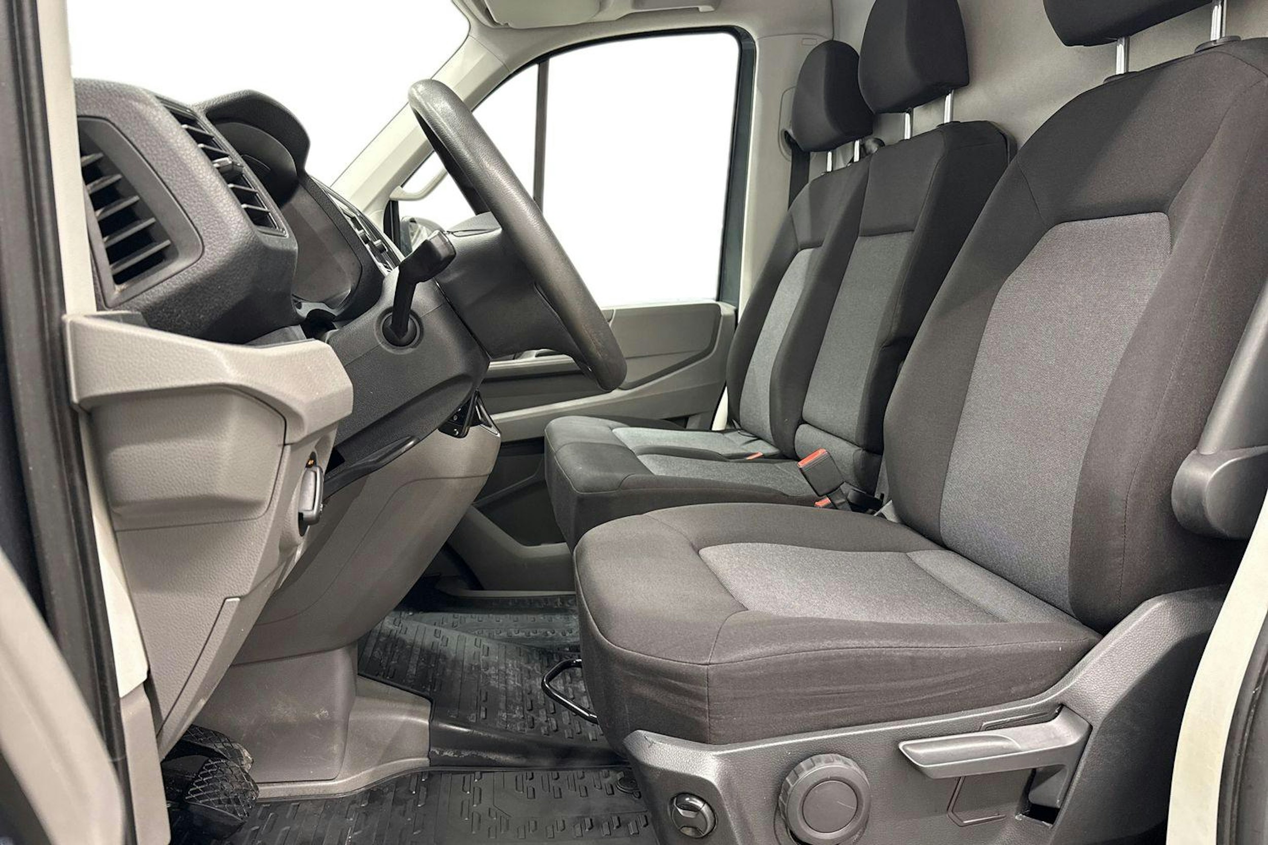 harmaa Volkswagen Crafter 2022 kuva 8.