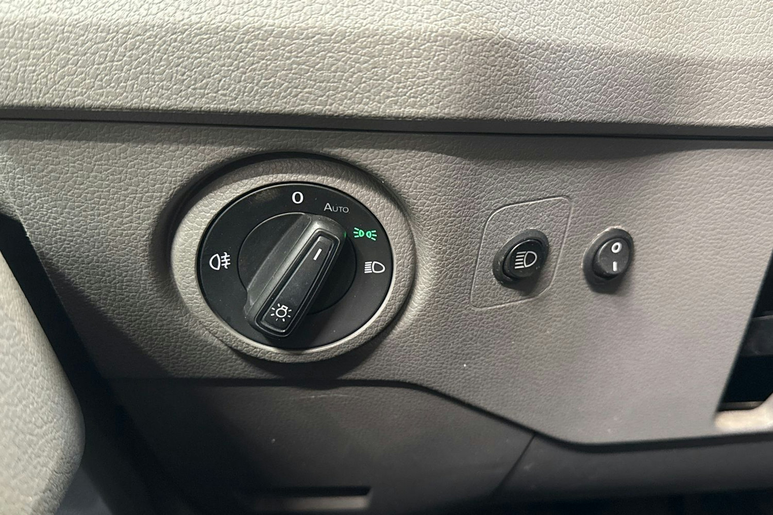 harmaa Volkswagen Crafter 2022 kuva 18.