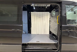 musta Volkswagen Crafter 2022 kuva 15.