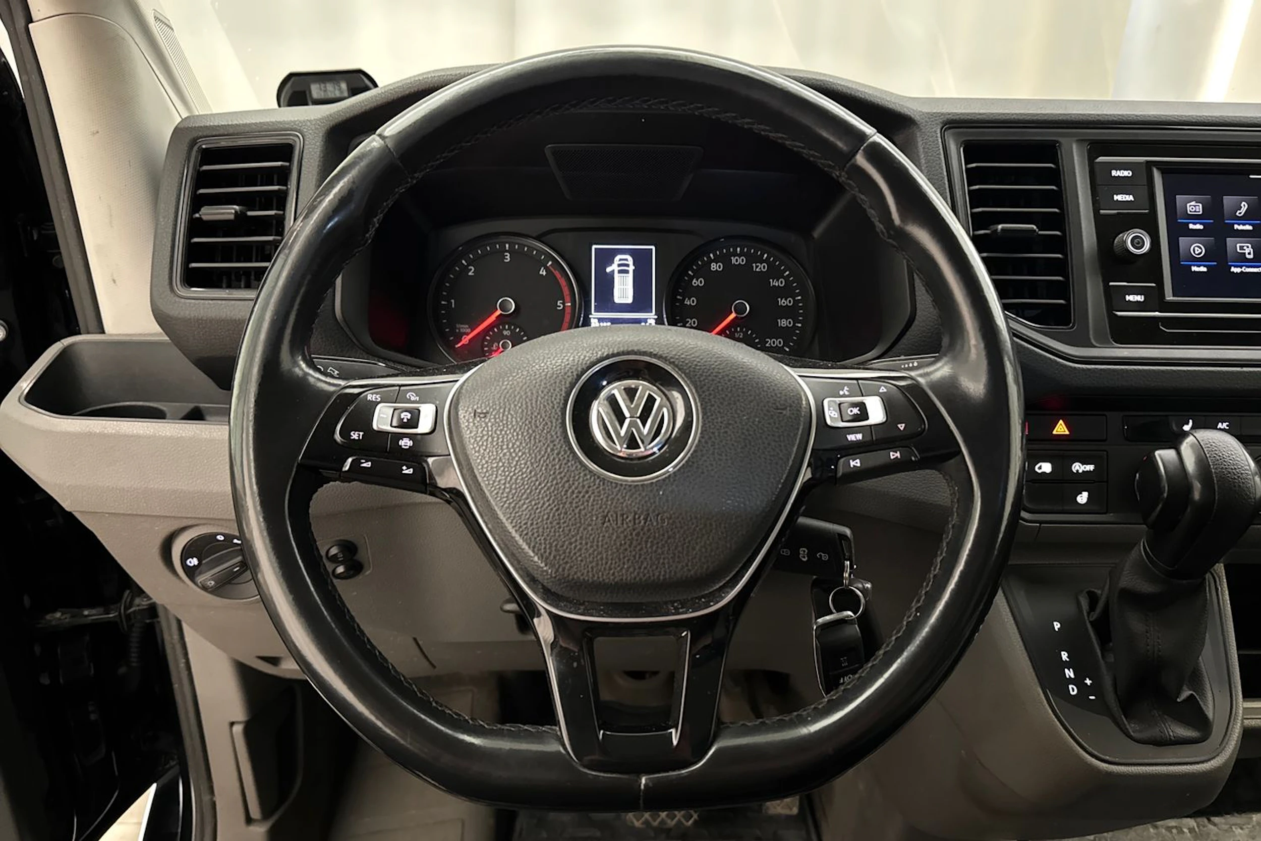 musta Volkswagen Crafter 2022 kuva 17.
