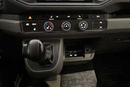 musta Volkswagen Crafter 2022 kuva 22.