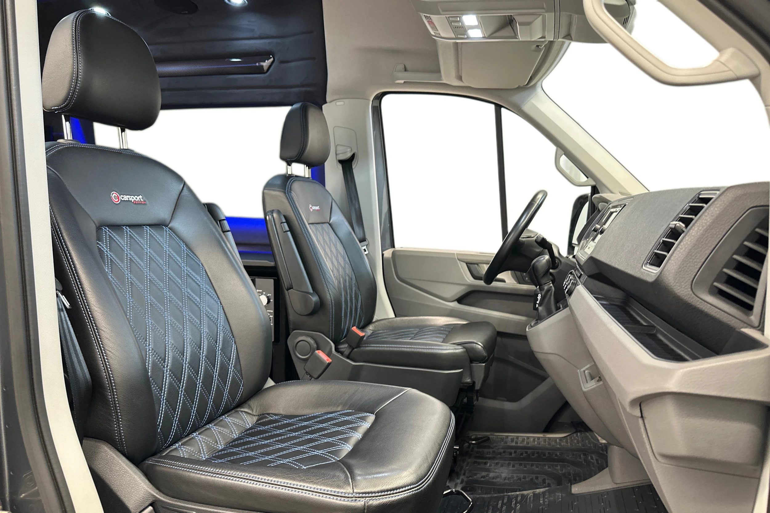 harmaa Volkswagen Crafter 2022 kuva 9.