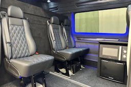 harmaa Volkswagen Crafter 2022 kuva 10.