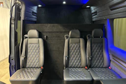 harmaa Volkswagen Crafter 2022 kuva 11.