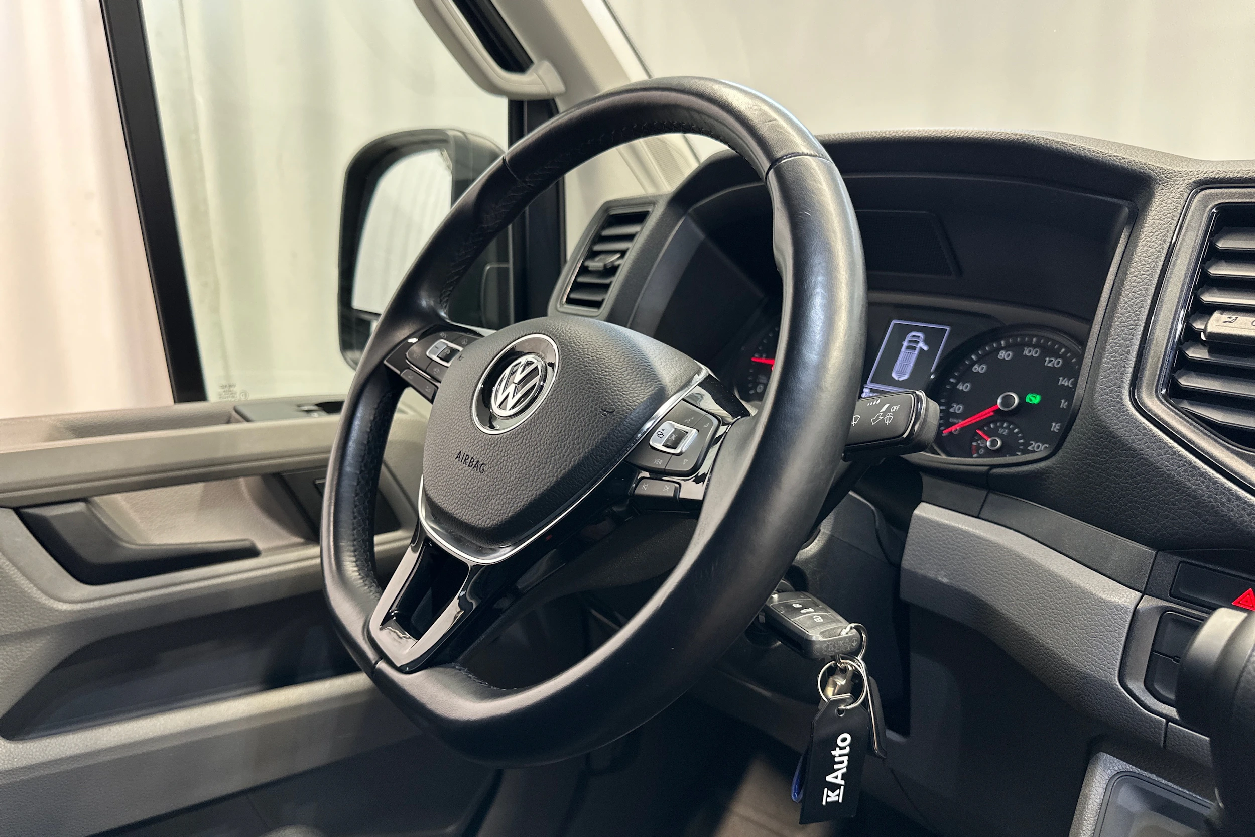 harmaa Volkswagen Crafter 2022 kuva 14.
