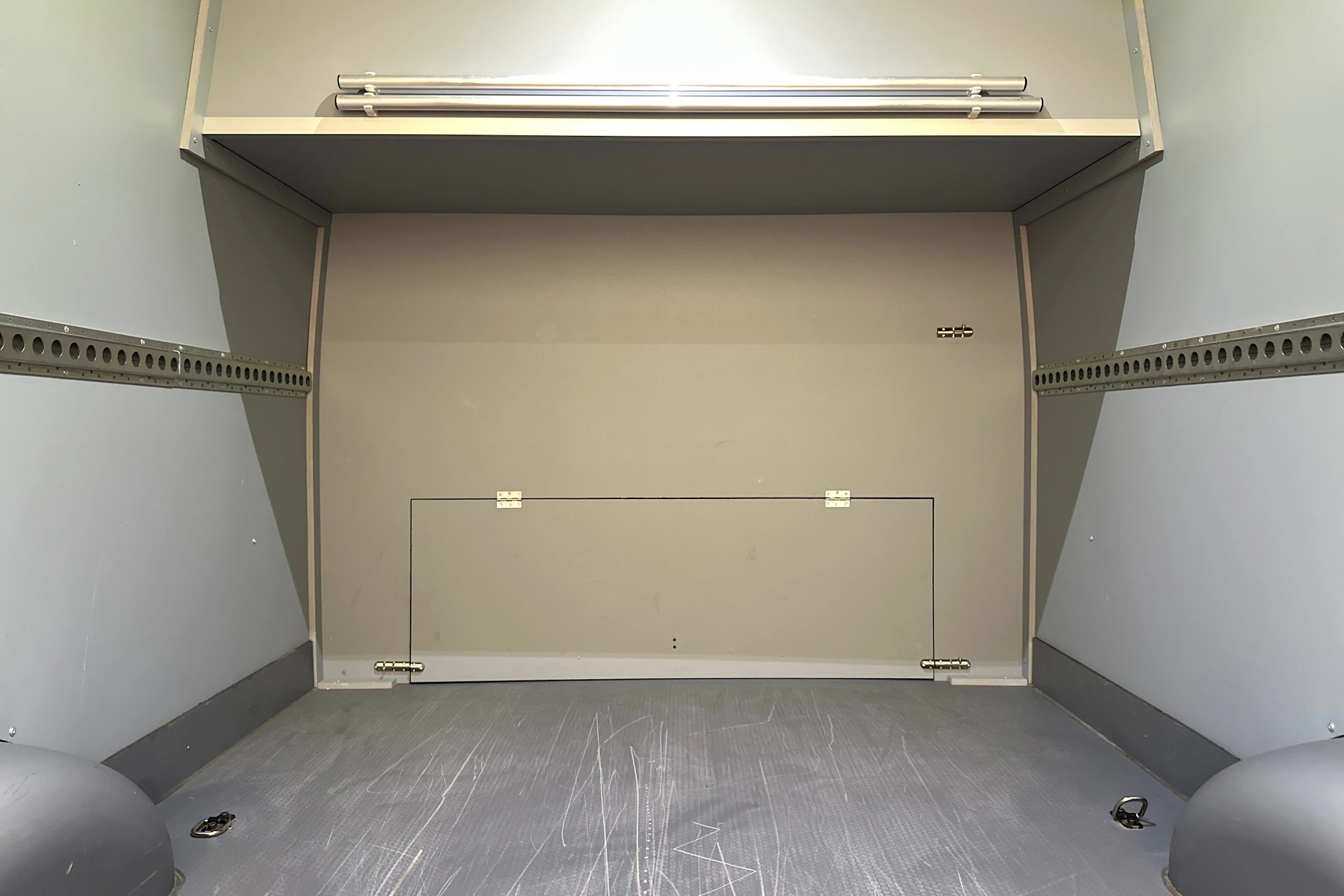 harmaa Volkswagen Crafter 2022 kuva 23.