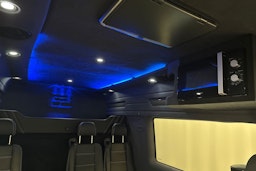 musta Volkswagen Crafter 2022 kuva 15.