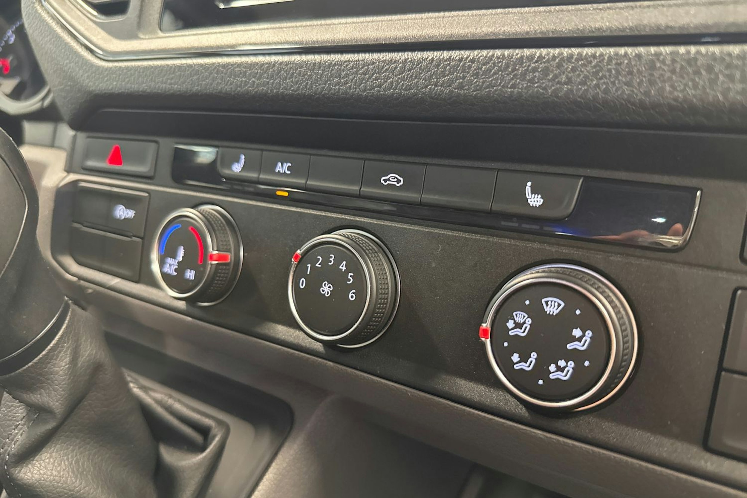 musta Volkswagen Crafter 2022 kuva 25.