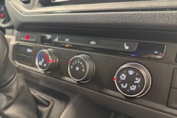 musta Volkswagen Crafter 2022 kuva 25.