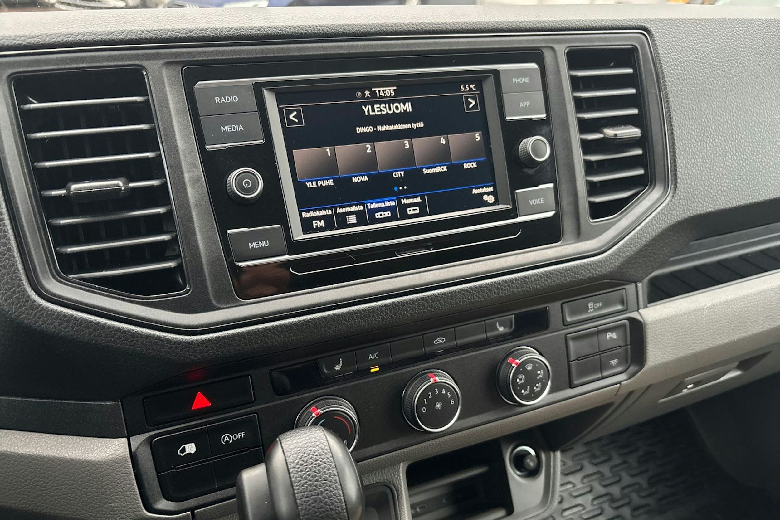 Harmaa Volkswagen CRAFTER 2022 kuva 11.