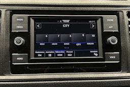 valkoinen Volkswagen Crafter 2022 kuva 18.