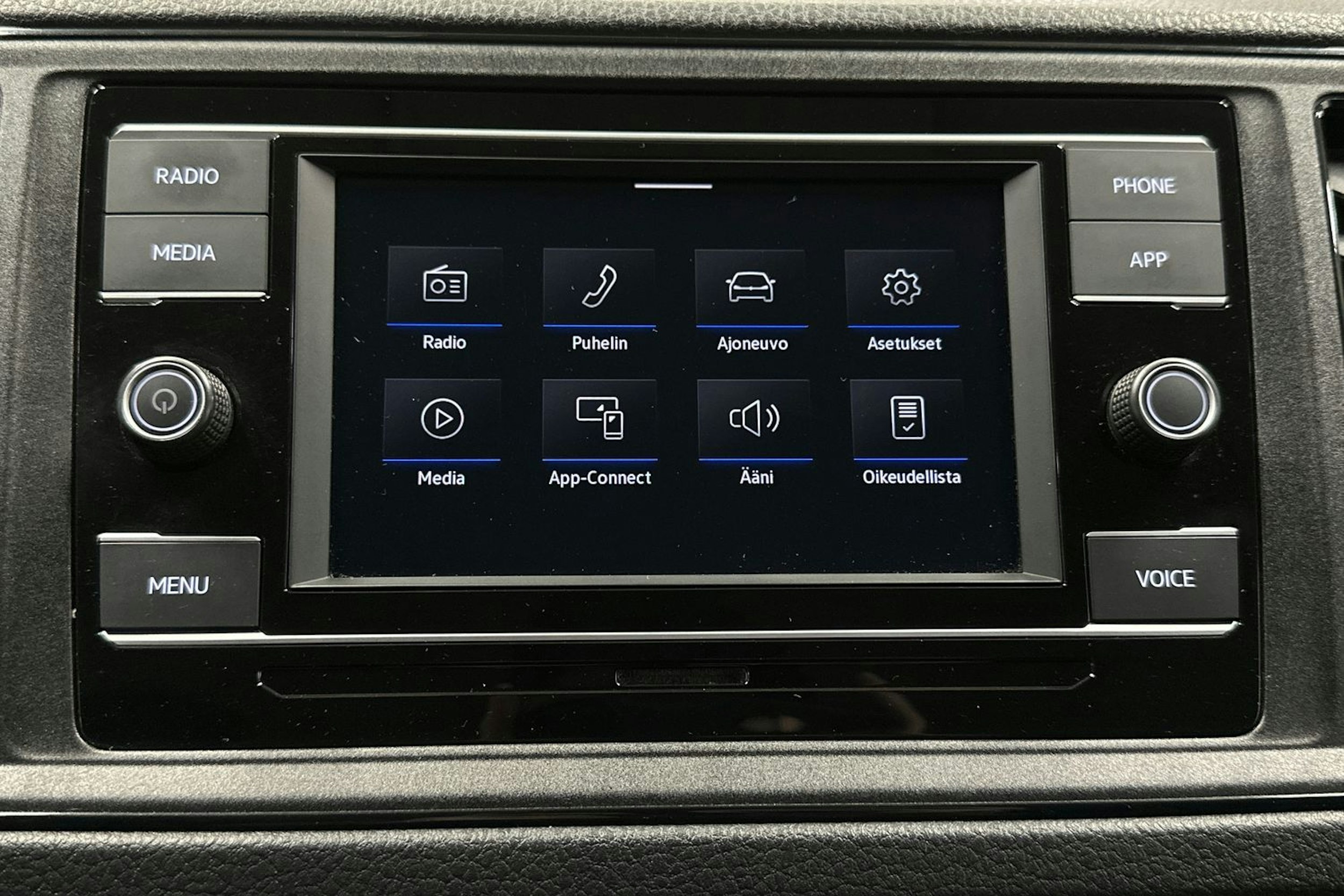 valkoinen Volkswagen Crafter 2022 kuva 20.