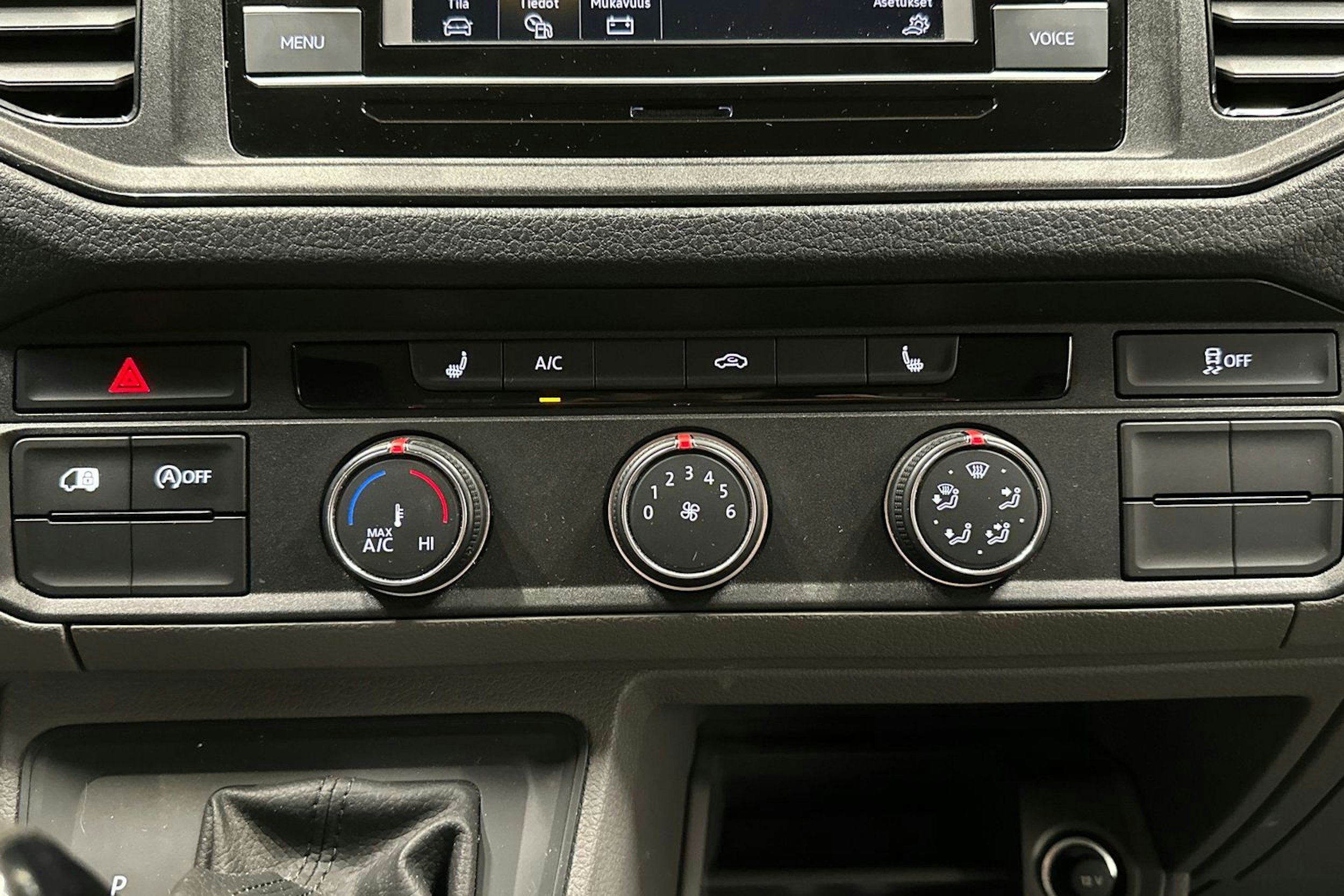 valkoinen Volkswagen Crafter 2022 kuva 23.