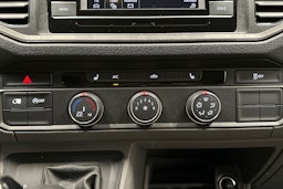 valkoinen Volkswagen Crafter 2022 kuva 23.