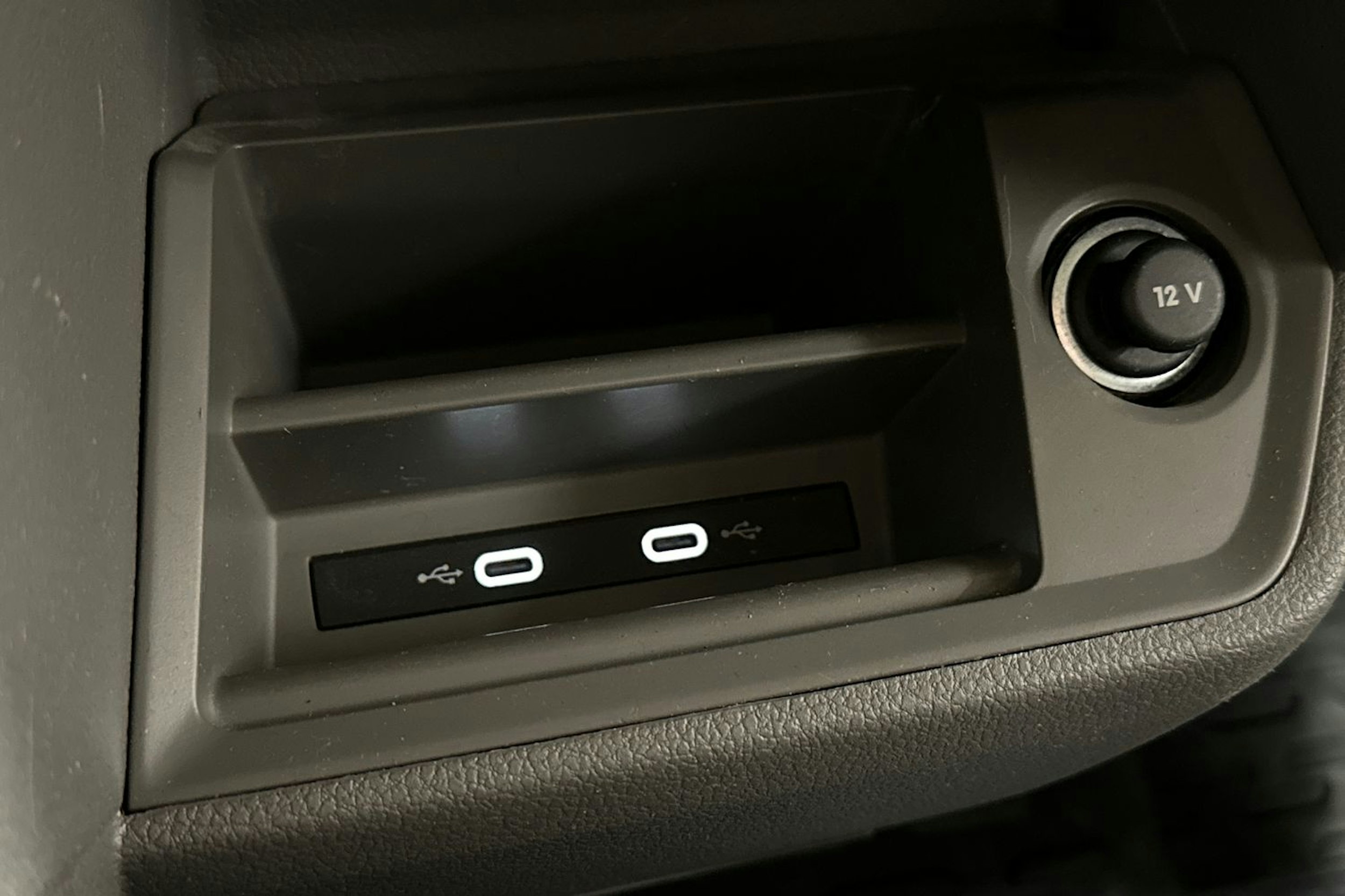 valkoinen Volkswagen Crafter 2022 kuva 24.