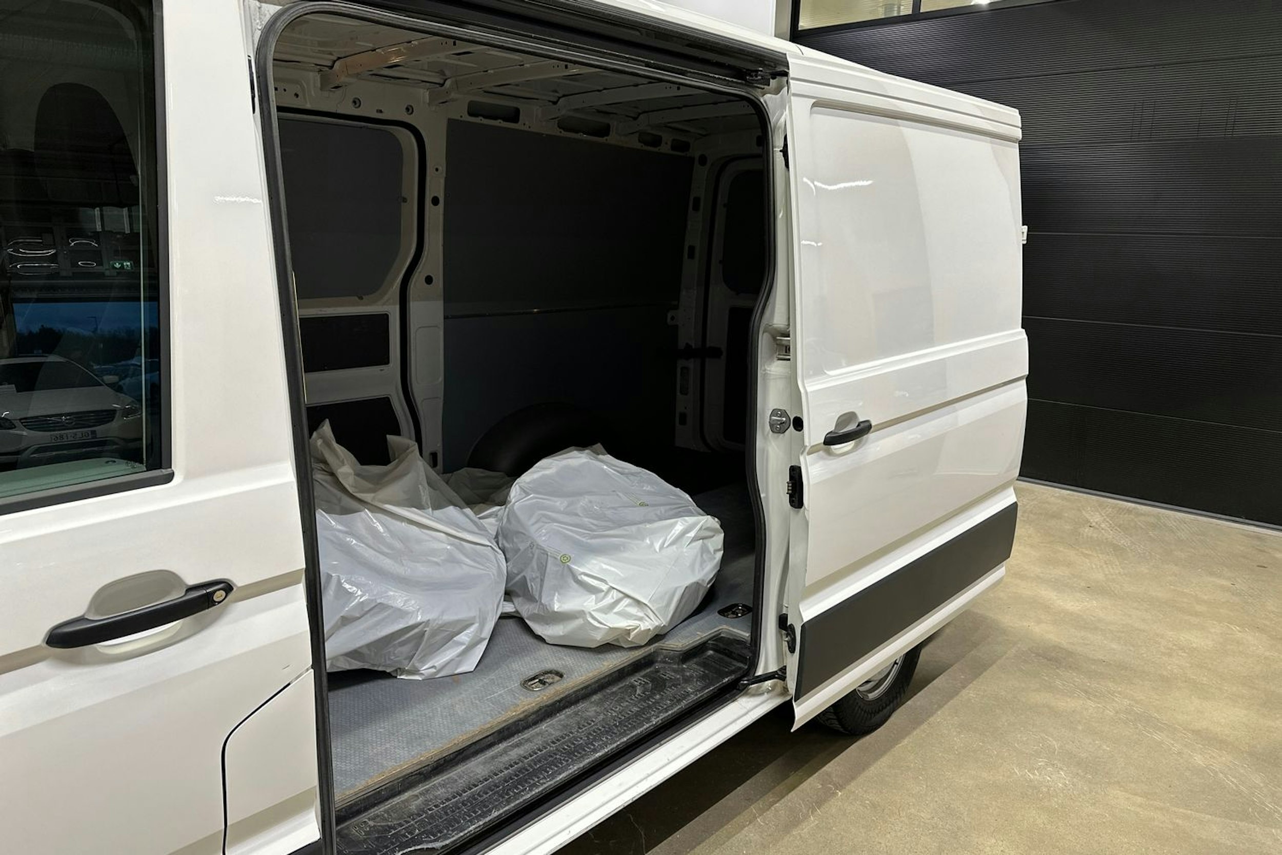 valkoinen Volkswagen Crafter 2022 kuva 29.
