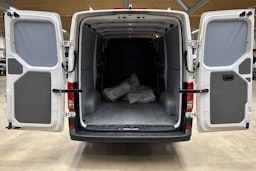 valkoinen Volkswagen Crafter 2022 kuva 31.
