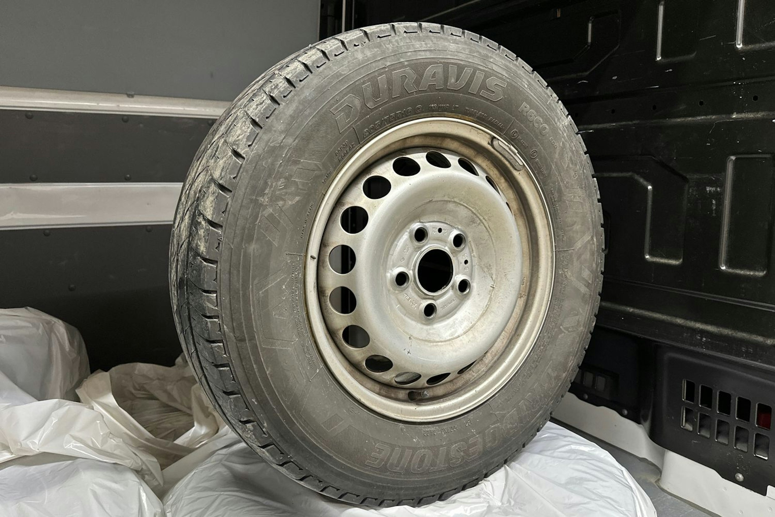 valkoinen Volkswagen Crafter 2022 kuva 32.