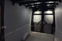 musta Volkswagen Crafter 2022 kuva 12.