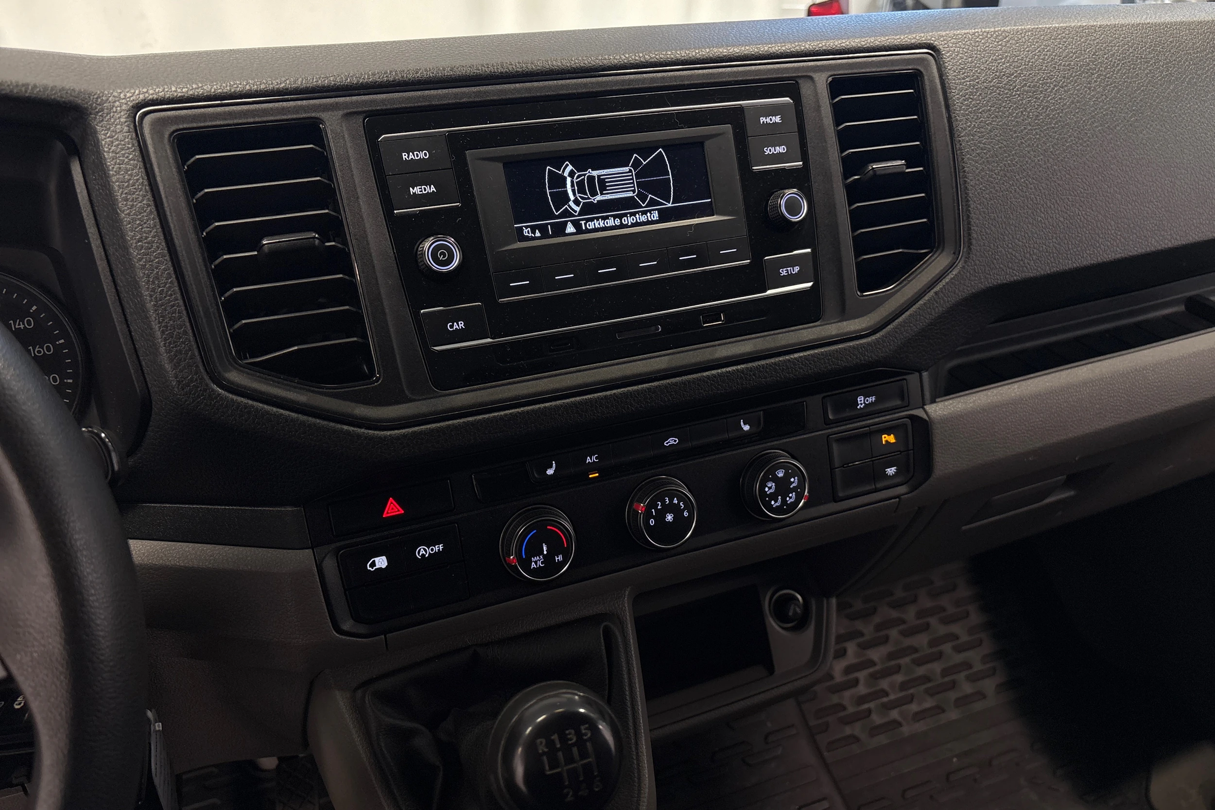 musta Volkswagen Crafter 2022 kuva 16.
