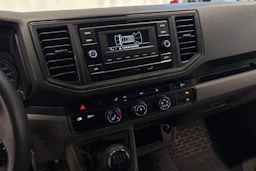 musta Volkswagen Crafter 2022 kuva 16.