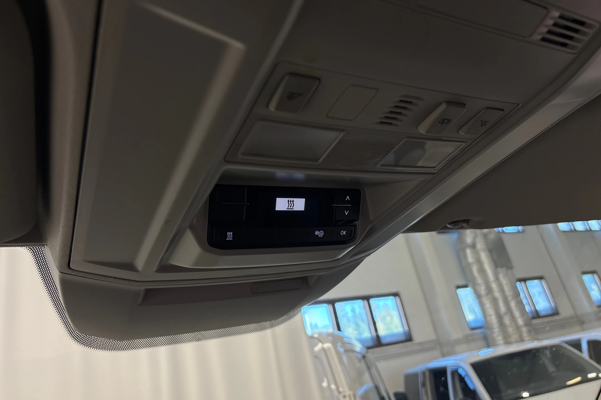 musta Volkswagen Crafter 2022 kuva 19.