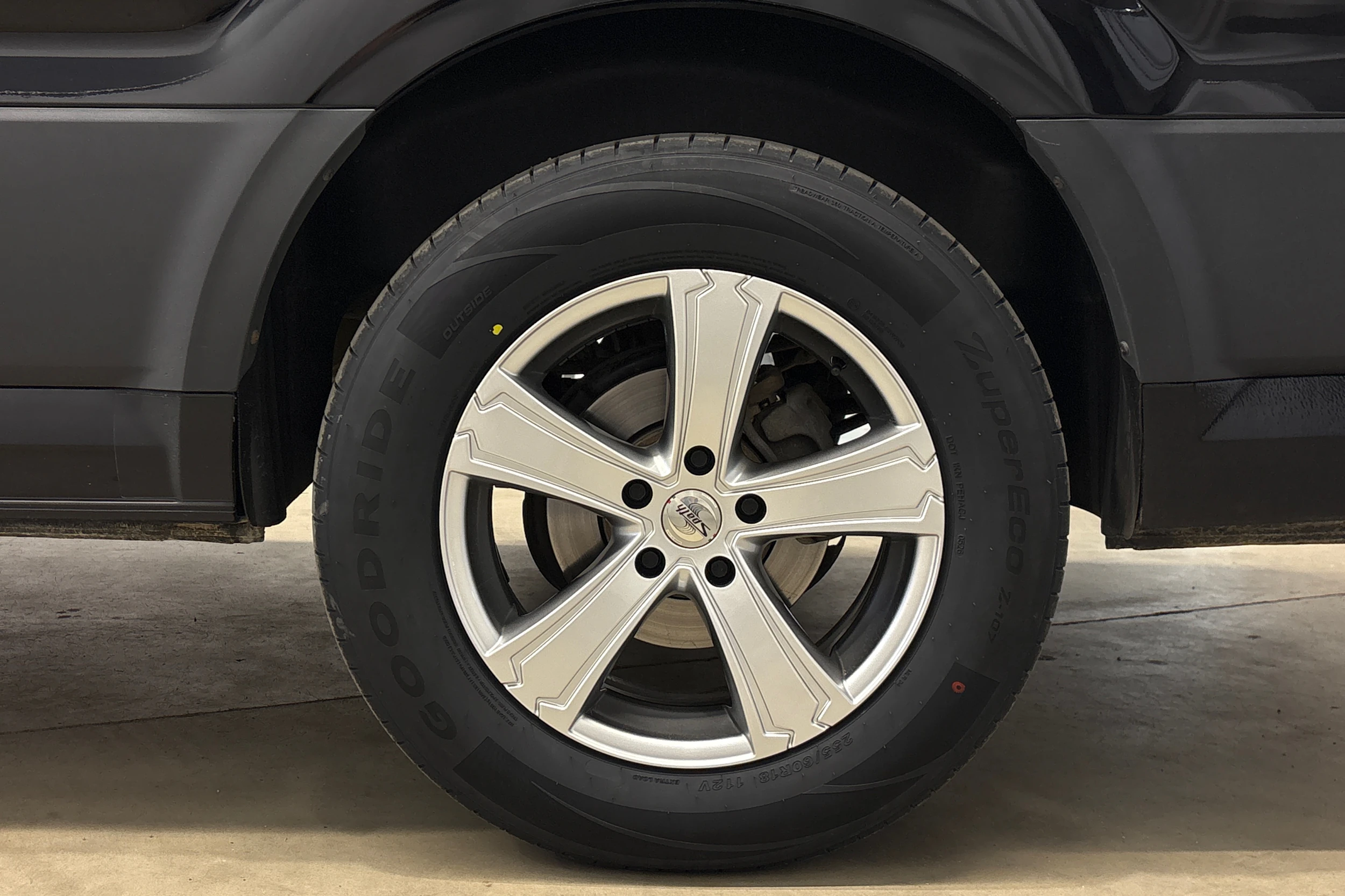 musta Volkswagen Crafter 2022 kuva 22.
