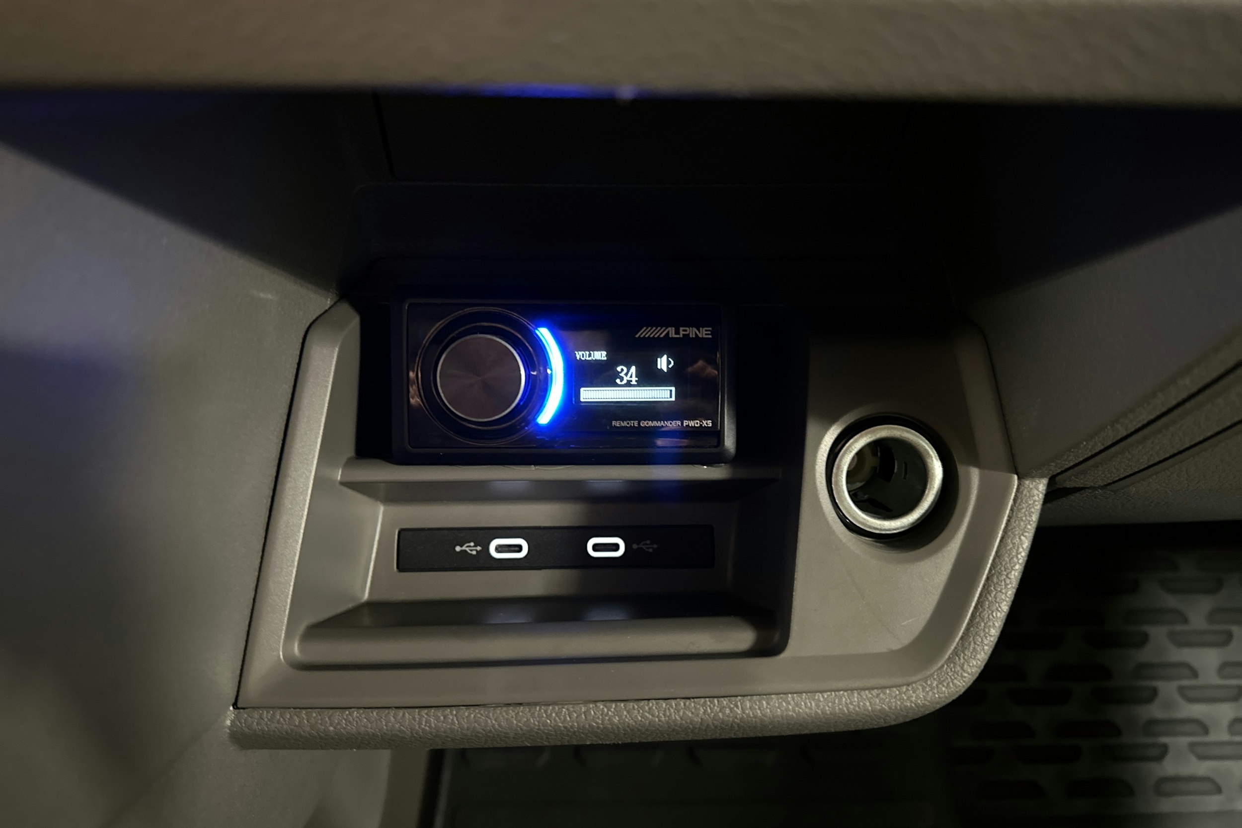 valkoinen Volkswagen Crafter 2022 kuva 24.