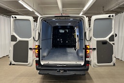 valkoinen Volkswagen Crafter 2022 kuva 26.