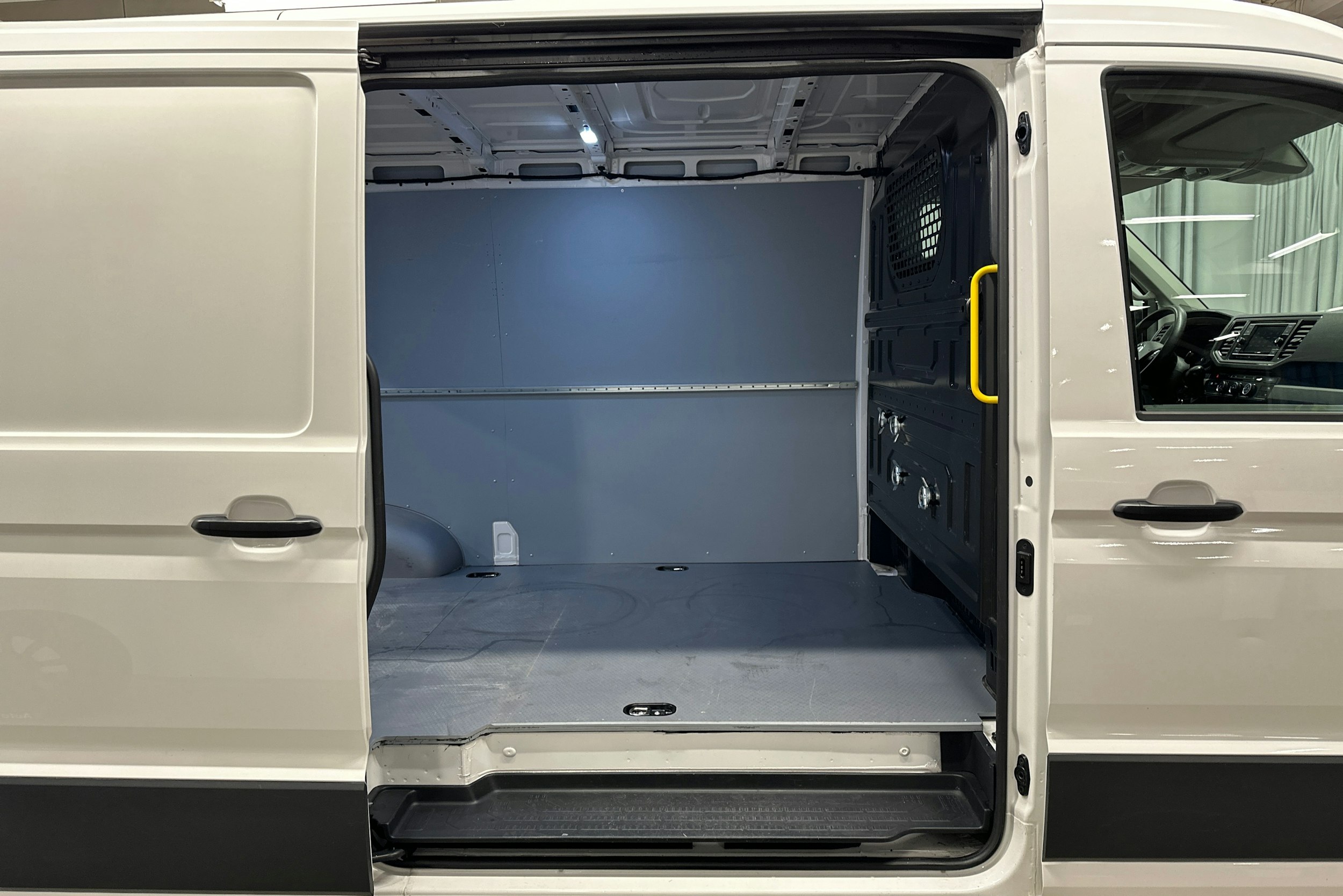 valkoinen Volkswagen Crafter 2022 kuva 29.