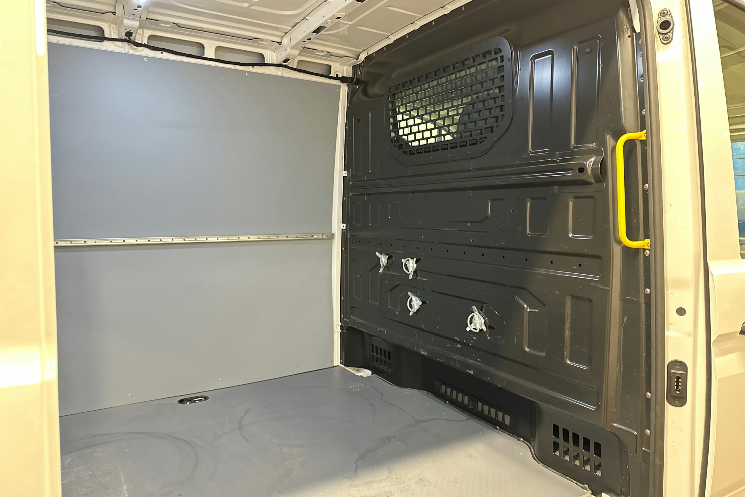 valkoinen Volkswagen Crafter 2022 kuva 31.