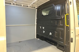 valkoinen Volkswagen Crafter 2022 kuva 31.