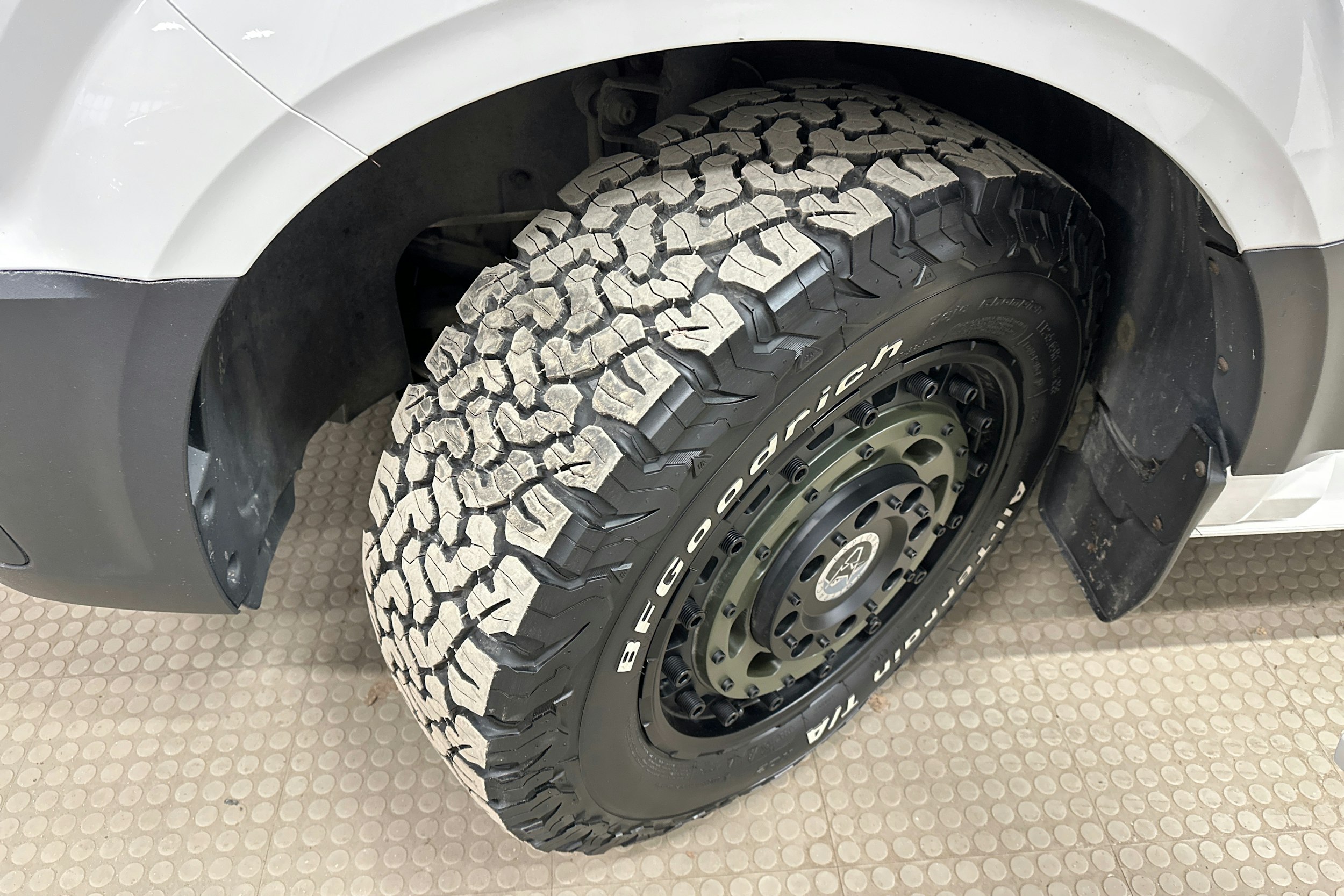 valkoinen Volkswagen Crafter 2022 kuva 32.