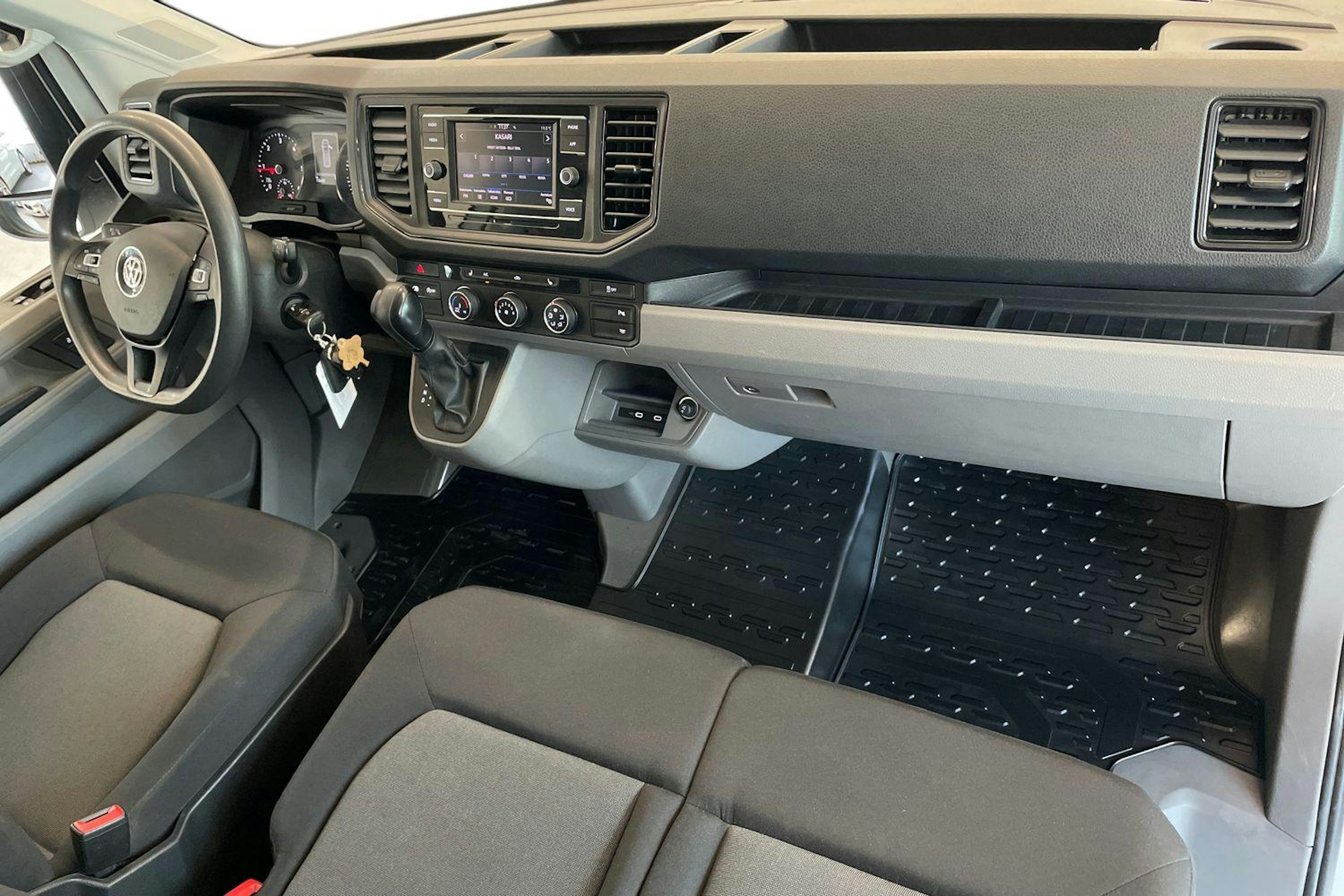 Valkoinen Volkswagen CRAFTER 2022 kuva 7.